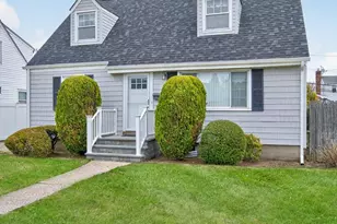 23 S Elm St, Hicksville, NY 11801 - Photo 3