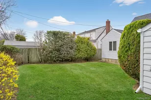 23 S Elm St, Hicksville, NY 11801 - Photo 23