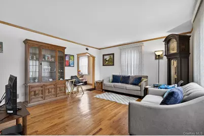 23 S Elm Street, Hicksville, NY 11801 - Photo 5