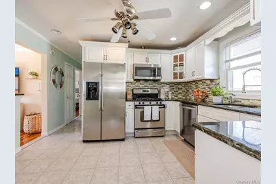 472 Kirkman Avenue, Elmont, NY 11003 - Photo 9