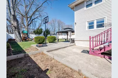 472 Kirkman Avenue, Elmont, NY 11003 - Photo 27