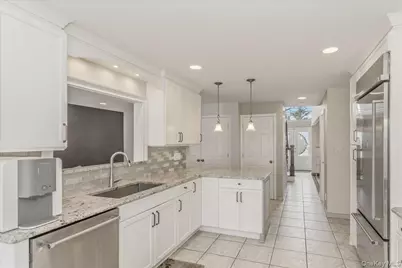 263 James Street, Franklin Square, NY 11010 - Photo 5