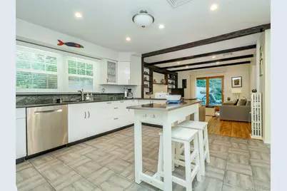 8 Laurel Way, Sea Cliff, NY 11579 - Photo 13