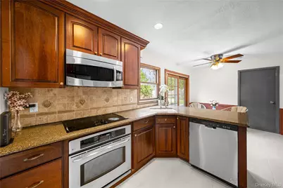 3 Split Rail Lane, East Setauket, NY 11733 - Photo 11