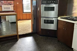 125 W Hoffman Ave, Lindenhurst, NY 11757 - Photo 13