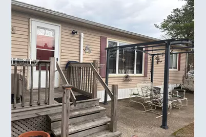 525/159 Riverleigh Avenue #159, Riverhead, NY 11901 - Photo 3