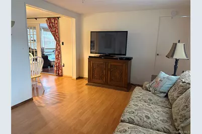 525/159 Riverleigh Avenue #159, Riverhead, NY 11901 - Photo 15