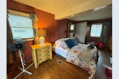 525/159 Riverleigh Avenue #159, Riverhead, NY 11901 - Photo 9