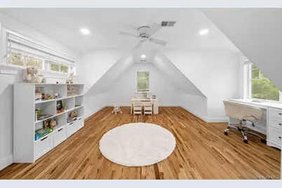 17 Nadworny Lane, Stony Brook, NY 11790 - Photo 19