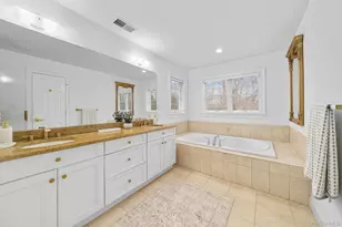 17 Nadworny Ln, Stony Brook, NY 11790 - Photo 23