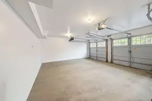 17 Nadworny Ln, Stony Brook, NY 11790 - Photo 33