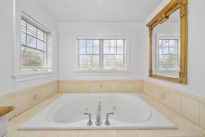 17 Nadworny Lane, Stony Brook, NY 11790 - Photo 9