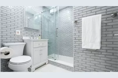 21 Linden Boulevard, Hicksville, NY 11801 - Photo 7