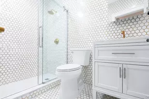 21 Linden Blvd, Hicksville, NY 11801 - Photo 9