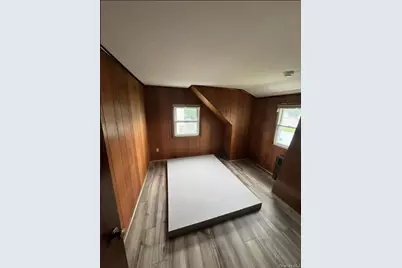 42 Hollyhock Road, Levittown, NY 11756 - Photo 3