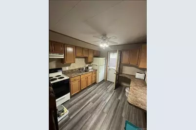 42 Hollyhock Road, Levittown, NY 11756 - Photo 5