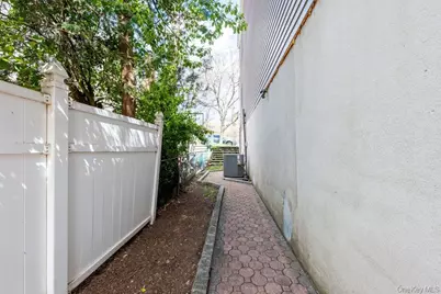 131 Pelhamdale Avenue, Mount Vernon, NY 10553 - Photo 39