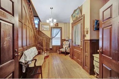 320 S Bayview Avenue, Freeport, NY 11520 - Photo 5