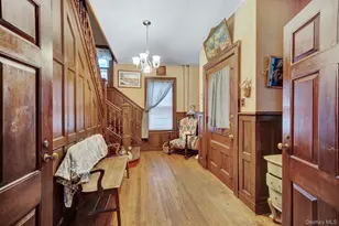 320 S Bayview Ave, Freeport, NY 11520 - Photo 5