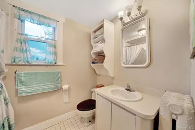 320 S Bayview Avenue, Freeport, NY 11520 - Photo 21