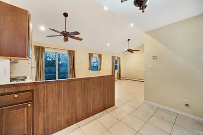 320 S Bayview Avenue, Freeport, NY 11520 - Photo 33