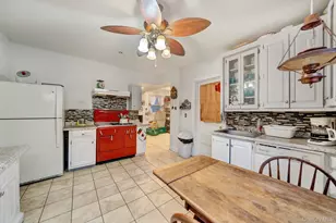 320 S Bayview Ave, Freeport, NY 11520 - Photo 13