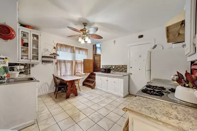 320 S Bayview Avenue, Freeport, NY 11520 - Photo 15