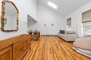 8 Branding Iron Ln, Glen Cove, NY 11542 - Photo 3