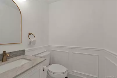 8 Branding Iron Lane, Glen Cove, NY 11542 - Photo 13