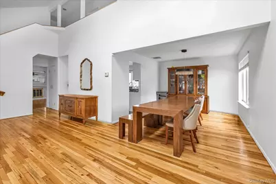 8 Branding Iron Lane, Glen Cove, NY 11542 - Photo 5