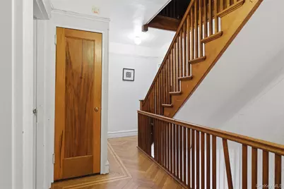 128 Parkway N, Yonkers, NY 10704 - Photo 5