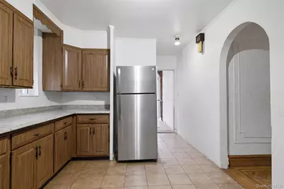 128 Parkway N, Yonkers, NY 10704 - Photo 13