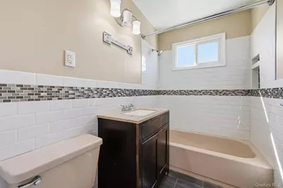 144-10 256th Street #2nd Fl, Rosedale, NY 11422 - Photo 11