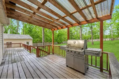 34 Giant Oak Road, Ridge, NY 11961 - Photo 15