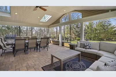 5 Clemens Court, East Setauket, NY 11733 - Photo 17