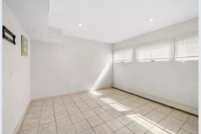 116 Red Maple Drive N, Levittown, NY 11756 - Photo 23