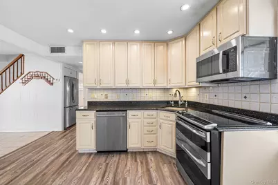 116 Red Maple Drive N, Levittown, NY 11756 - Photo 7