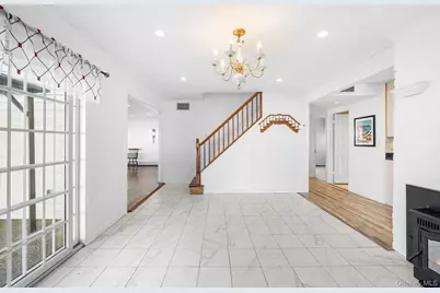 116 Red Maple Drive N, Levittown, NY 11756 - Photo 17