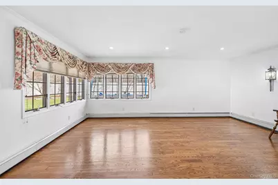 116 Red Maple Drive N, Levittown, NY 11756 - Photo 13