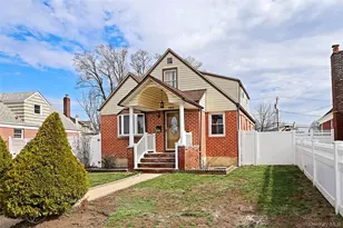 230 S King St, Elmont, NY 11003 - Photo 3