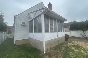 1514 Highland Ave, New Hyde Park, NY 11040 - Photo 9