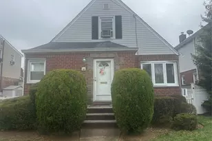 1514 Highland Ave, New Hyde Park, NY 11040 - Photo 1