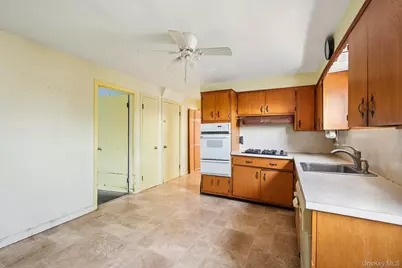 250 Westside Avenue, Haverstraw, NY 10927 - Photo 11