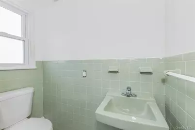 433 Palmer Road #Second Fl, Yonkers, NY 10701 - Photo 11