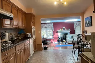 64 Todd Ct, Huntington Station, NY 11746 - Photo 3