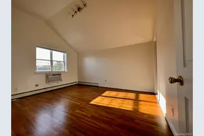 1305 Balcom Avenue, Bronx, NY 10461 - Photo 15