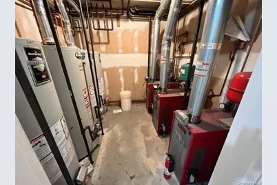 1305 Balcom Avenue, Bronx, NY 10461 - Photo 23