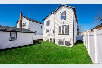 19 Rugby Road, Merrick, NY 11566 - Photo 35