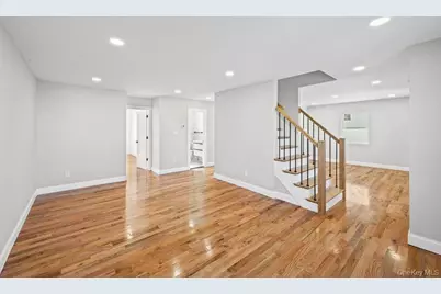 19 Rugby Road, Merrick, NY 11566 - Photo 5