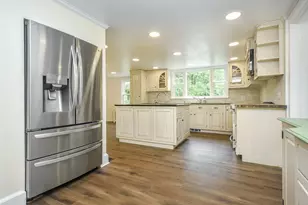 23 Pinetree Ln, Old Westbury, NY 11568 - Photo 9